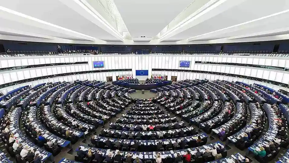 Parlament Europejski w trakcie obrad.