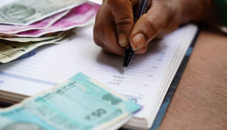 Lukratywne stanowiska tylko dla imigrantów? Waszyngton na wojnie z potentatem AI, usług w chmurze