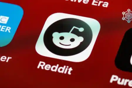 Reddit zawarł deal z OpenAI. Treści portalu karmą dla bota
