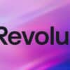 logo Revolut na różowym tle