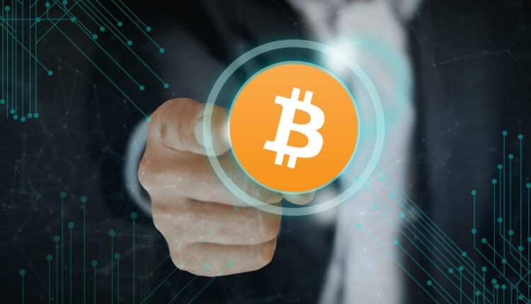 Te państwa dokręcają śrubę posiadaczom kryptowalut. Co się zmieni?