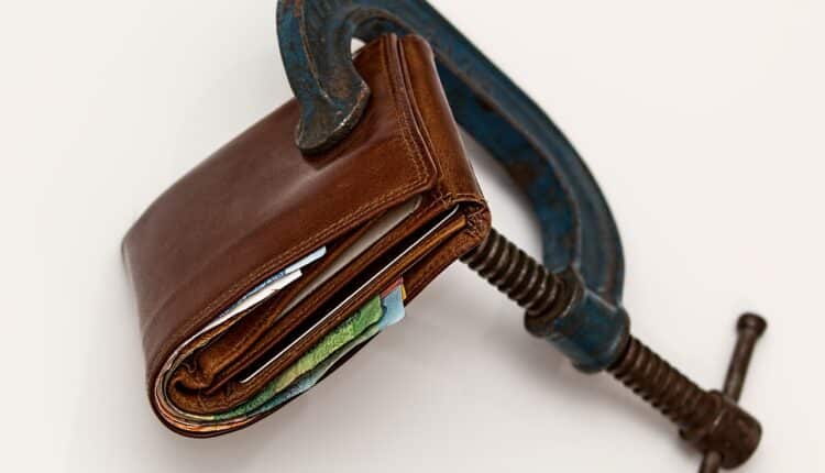 Inflacja rośnie i będzie rosnąć, a na horyzoncie wyższe rachunki. Co się dzieje?