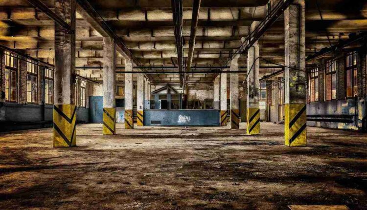 Zwolnienia grupowe u kolejnego motoryzacyjnego giganta. Po cięciach zostanie zaledwie 37 osób