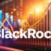 Białe logo BlackRock, w tle wykres giełdowy.