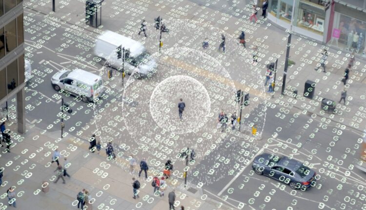 Urzędnicy uznaniowo sprawdzą, co masz w smartfonie. Oczywiście „dla bezpieczeństwa”