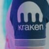 Logo Kraken (giełda kryptowalut) na koszulce piłkarskiej.