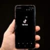 aplikacja TikTok na smartfonie
