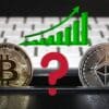 Bitcoin i Ethereum. Znak zapytania i zielony wykres pokazujący wzrost.