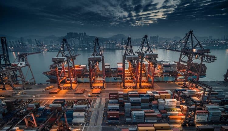 Porty całego wybrzeża zatkane przez strajk? Rząd chce interweniować – we własnym interesie