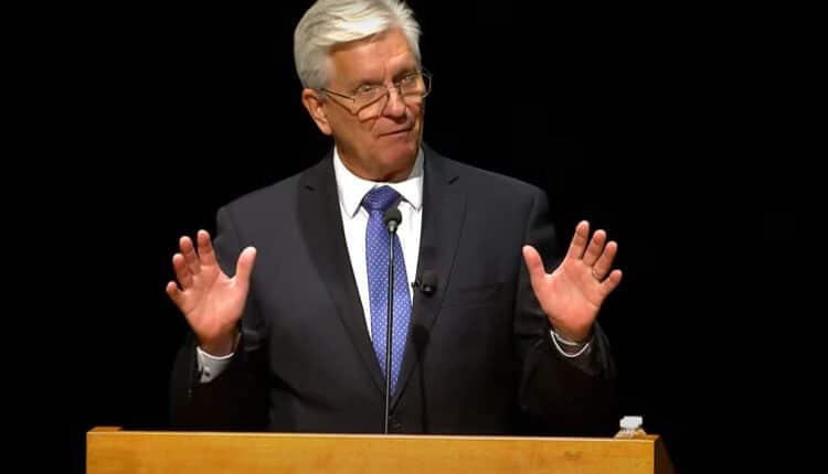 Waller z Fed nie gryzie się w język. Jego pogląd na stablecoiny zaskakuje