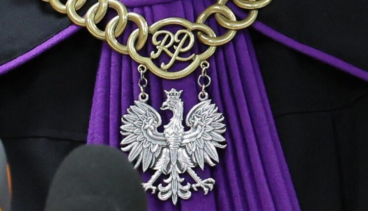 Emerytka pokonała Santander. Czy banki korzystają na kradzieżach?