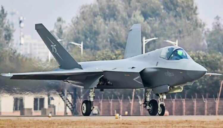 Zmałpować nawet nazwę: chiński myśliwiec J-35A odpowiedzią na F-35?