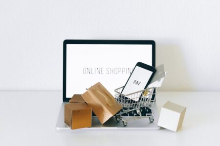 Cyber Folks przejmuje połowę udziałów w Shoper. Na giełdzie euforia