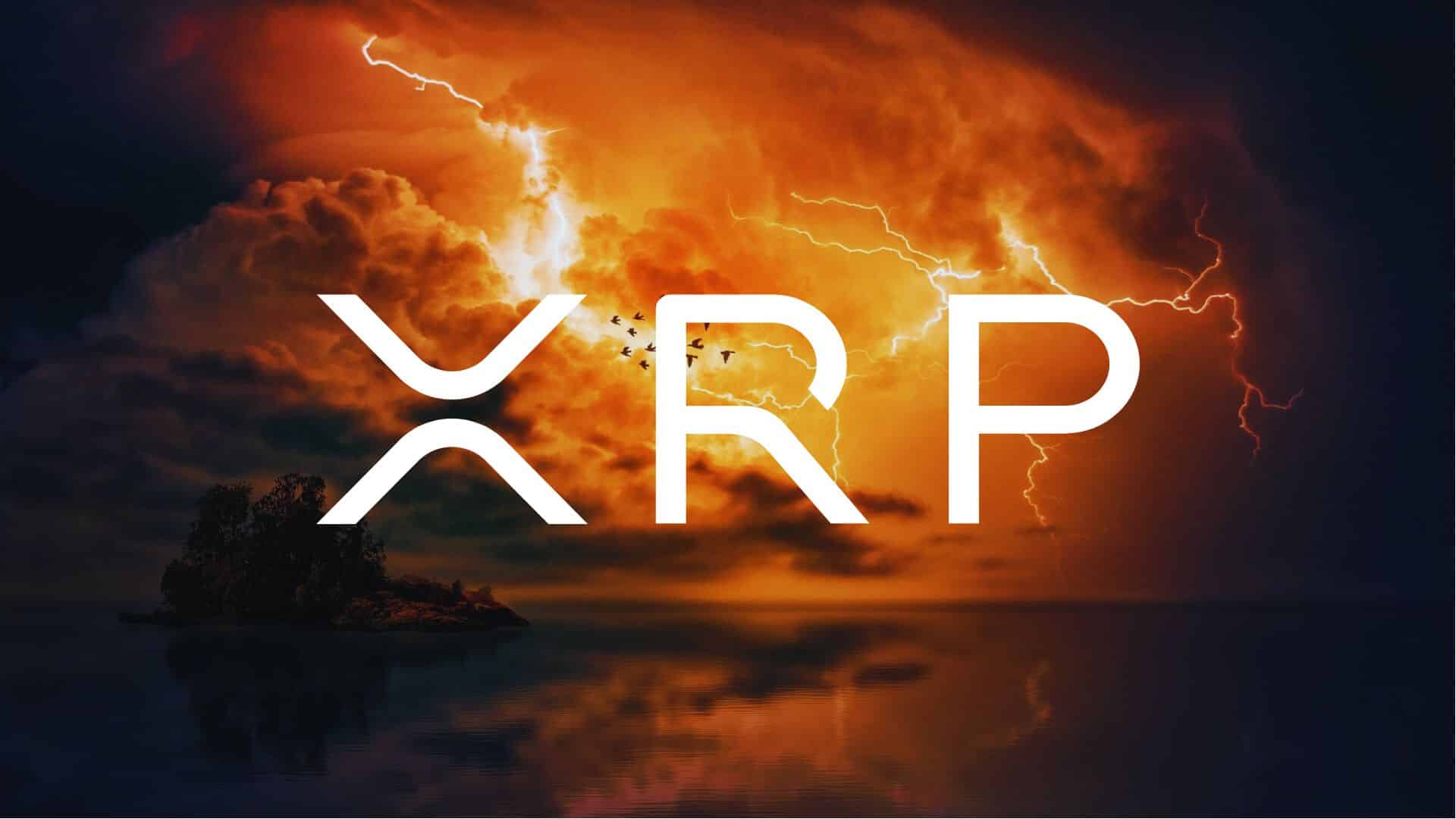 XRP, w tle pioruny i ciemne chmury.