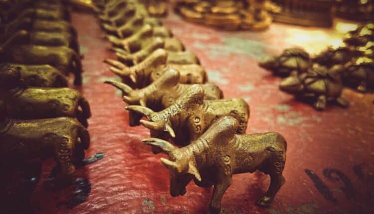 Złoto pod presją poprawiających się nastrojów konsumenckich w USA