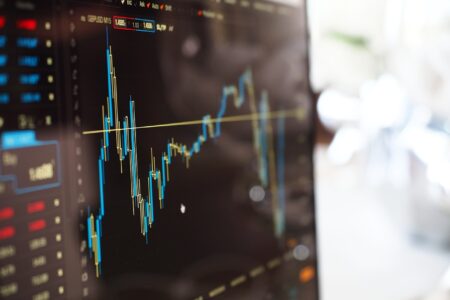 Mało znane kryptowaluty odnotowują wzrost o 85% oraz 150%. Co na to Bitcoin i Ethereum?
