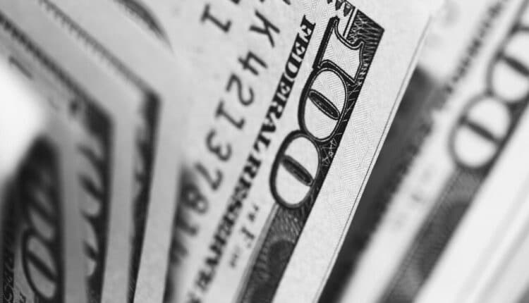 Fed zmienia kurs: Wolniejsze tempo obniżek stóp w 2025 roku