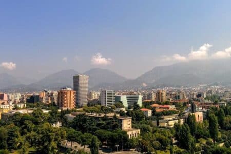 Europejski kraj pozyskuje 100 proc. energii elektrycznej z OZE. To może być dla niego spory problem