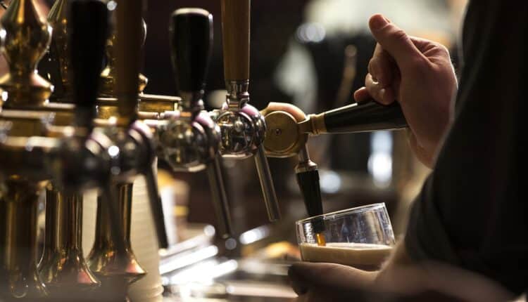 piwo Guinness – bar