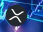 Logo XRP, w tle wykresy giełdowe.