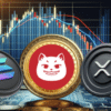Solana, Catzilla i XRP na tle wykresów giełdowych.