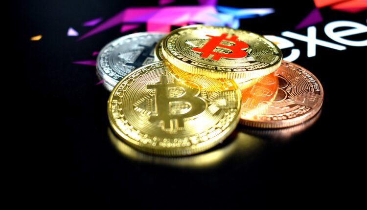 Wisconsin i Abu Dhabi inwestują setki milionów w Bitcoin ETF! Czy to wpłynie na kurs?
