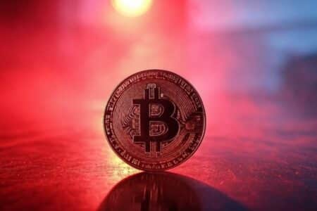Bitcoin, co Ty robisz? Prognozy wskazują, do jakiego poziomu spadnie. A miało być tak pięknie…