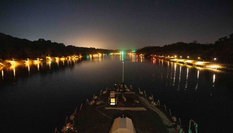 BlackRock przejmuje kluczową światową przeprawę. Droga do zysków czy politycznej roszady?