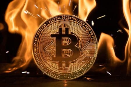 Jak Bitcoin zareaguje na cła Trumpa? Ekspert wyjaśnia, co nas czeka