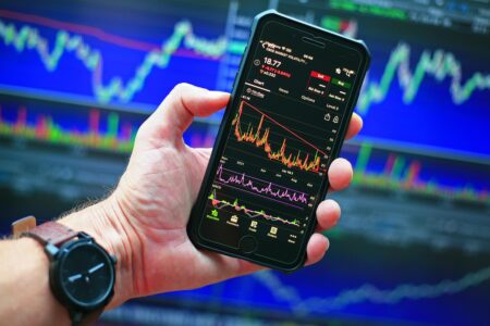 Bitcoin odbija od dołka, ale inne kryptowaluty krwawią coraz mocniej!