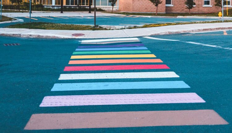 Kolejny gigant z USA odrzuca DEI. Biznes odcina 'tęczową kotwicę’ na dobre?