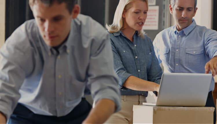 Jak dobrać biznes ofertę logistyczną do modelu sprzedaży? Poradnik dla firm działających online