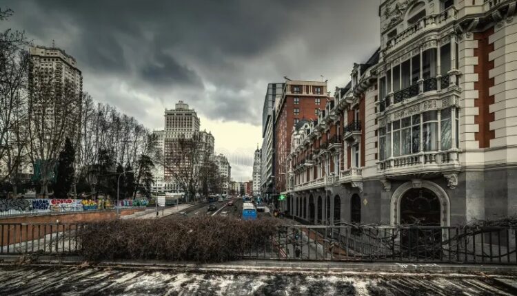 150 tys. kary za pobranie *własnych* pieniędzy z banku. Rząd unijnego kraju stara się obrzydzić ludziom gotówkę?