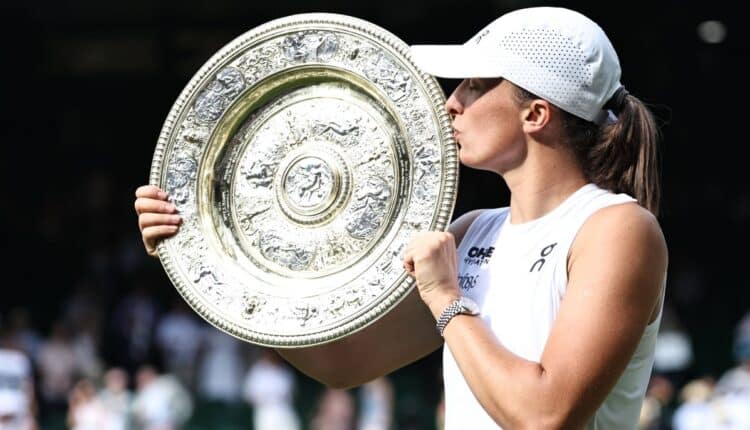 Iga Świątek wygrywa Wimbledon! Ile pieniędzy wygrała? Dużo, ale… połowę zjedzą jej podatki