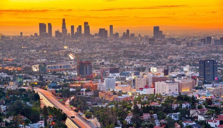 „Czwarta gospodarka świata” negocjuje odwleczone bankructwo? Miliardy deficytu, politycy wciąż finansują zachcianki