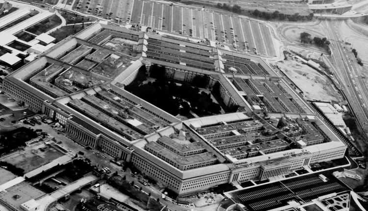 Amerykańskie dane militarne trafiły do Chin. Microsoft obiecuję „zmianę”