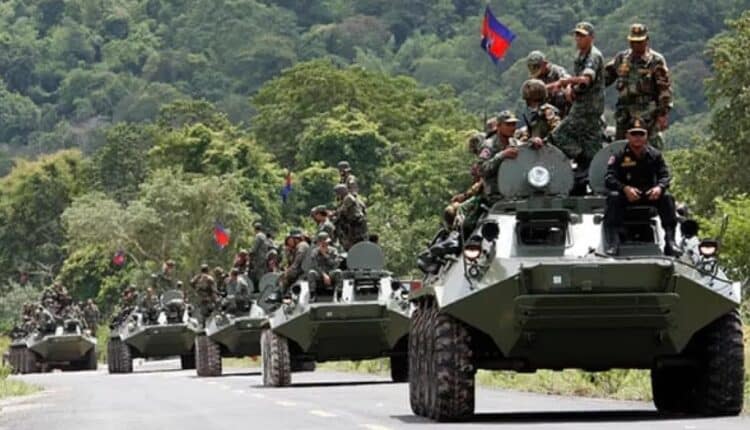 Wojna w Azji: rozmowy pokojowe, Trump grozi wstrzymaniem handlu