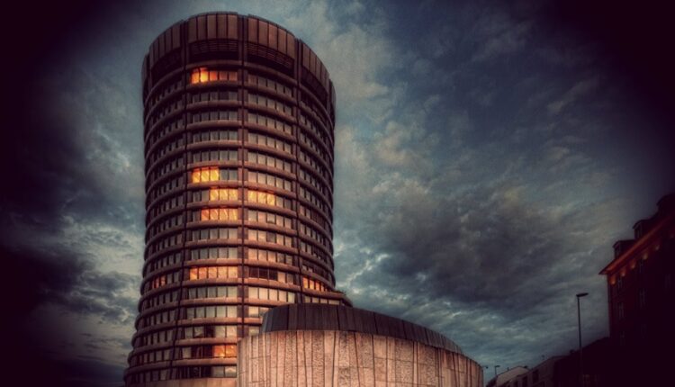 Bank z nazistowską przeszłością: wepchnąć KYC do gardeł posiadaczom prywatnych portfeli