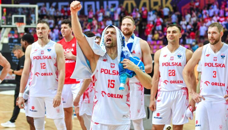 Gwizdy na hymn Izraela i zwycięstwo po dramatycznej końcówce. Polska niepokonana na EuroBaskecie!