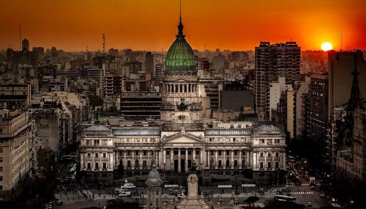 Stolica przeciw prezydentowi, odporna na reformy. Rynki rozczarowane, akcje i waluta gwałtownie w dół po lokalnych wyborach