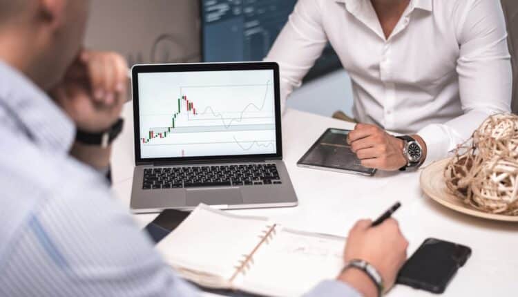 Zapowiedzi rządu złamały notowania polskiego potentata. Inwestorzy masowo uciekli. Dobry czas na zakup akcji?