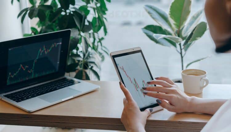 Akcje spółki z GPW podrożały o niemal 400 proc. Teraz mocno tanieją. Do jakiego poziomu spadnie cena?