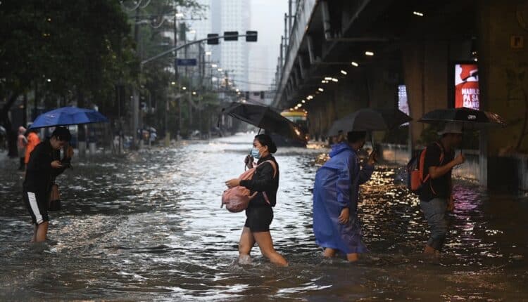 Konta bankowe zamrożone, społeczna furia, protesty w całym kraju. Korupcja grozi wodną katastrofą