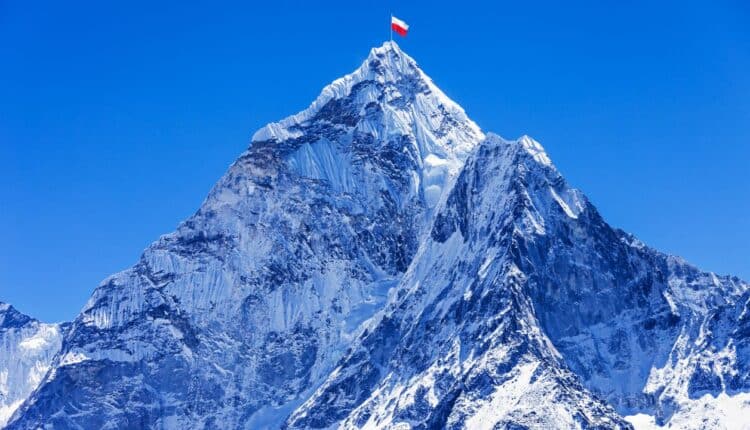 Polak pobił rekord! Pierwsze w historii wejście i zjazd na nartach z Everestu bez dodatkowego tlenu. Jest nagranie