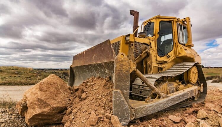 Producent ładowarek i spychaczy w ogniu kontrowersji, bojkotowany przez fundusze emerytalne z UE