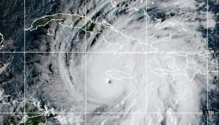 Huragan Melissa demoluje Karaiby. Jamajka zalana, Kuba drży. „To potwór, jakiego jeszcze nie widzieliśmy”