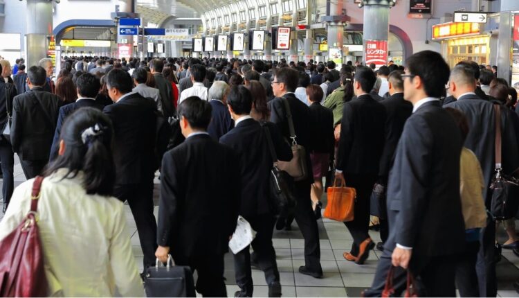 „Złota febra”, kolejki na ulicach po metal. Panika ogarnia rynek – i cały kraj
