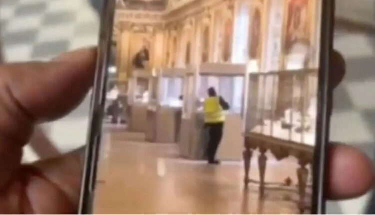 Schwytano (niektórych) sprawców z Luwru. Muzeum pozbywa się klejnotów z ekspozycji