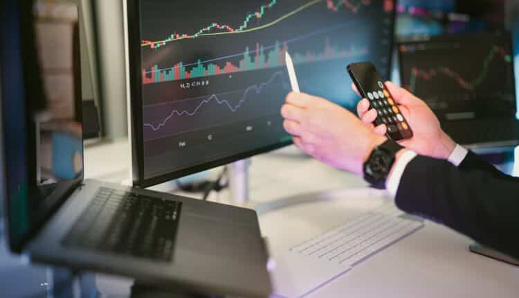 Akcje polskiego giganta tanieją od miesięcy. Dobry czas na zakupy? Analitycy stawiają sprawę jasno