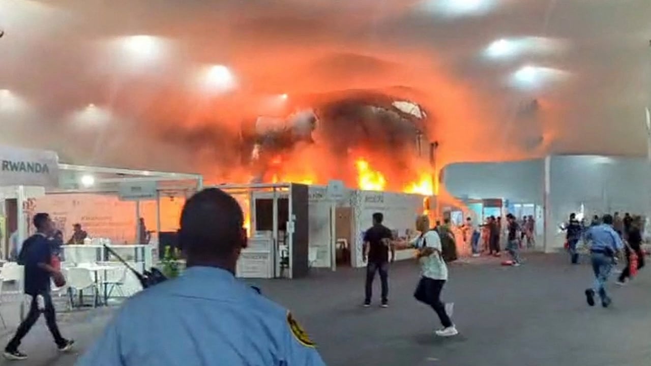 Głośna konferencja „klimatyczna” w ogniu. Pożar, tysiące ewakuowanych